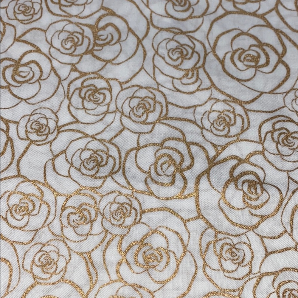 Mask, gold roses